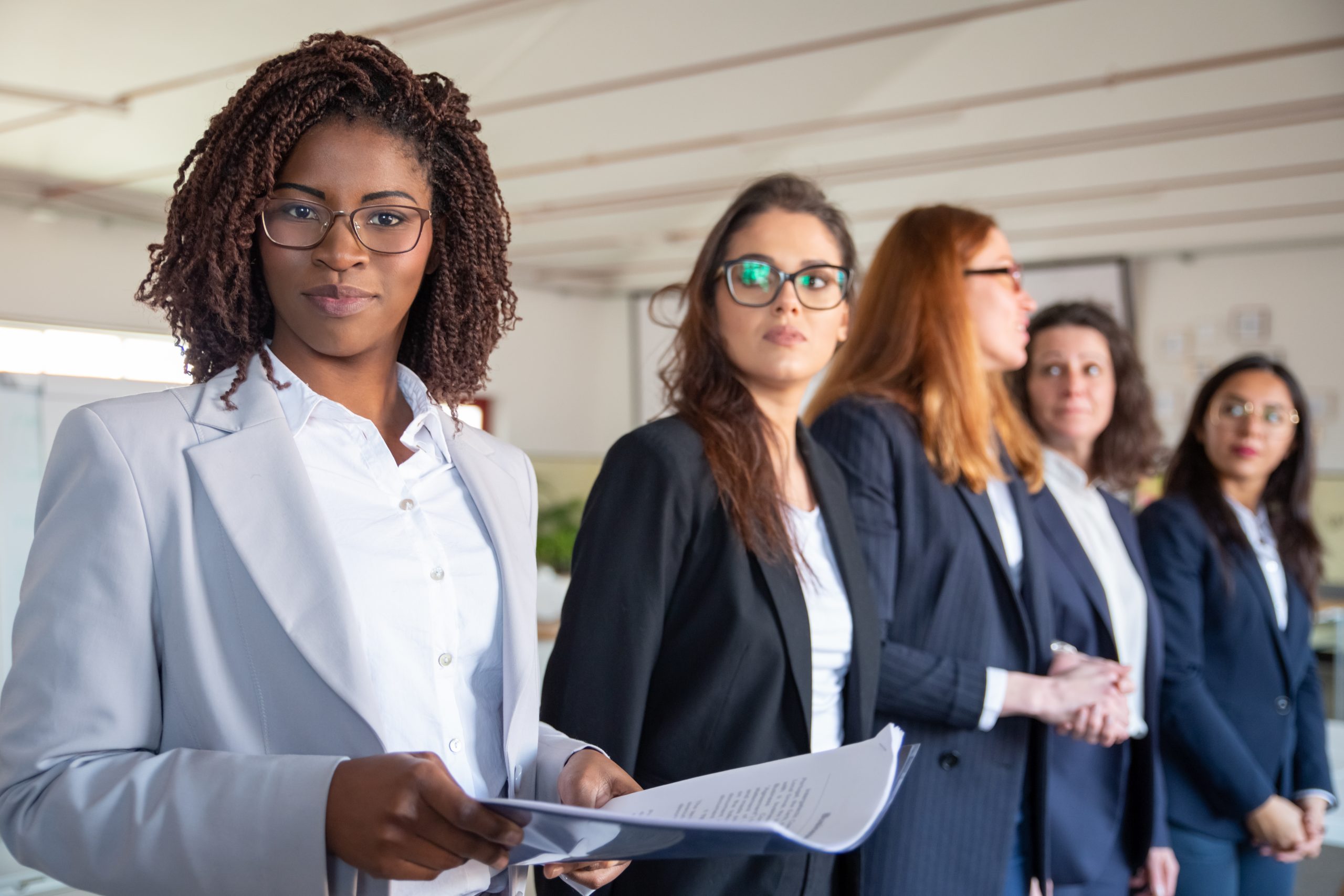 Brasileiros têm dificuldade em aceitar mulheres CEOs - Movimento Mulher 360